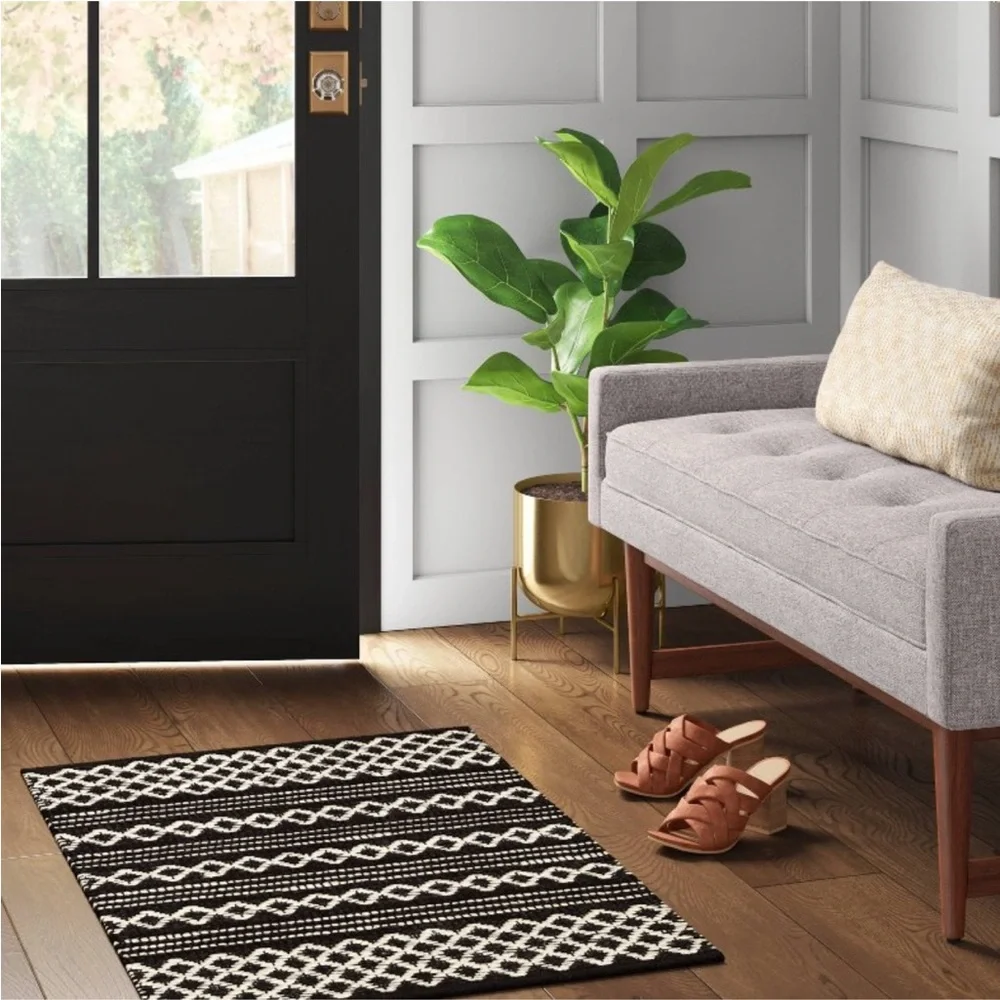 THRESHOLD NWT handloom mixed fibre rug black/white -2x3